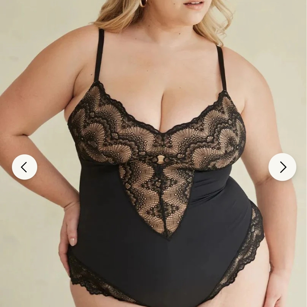Pinsy Sculpting Lace Shapewear Bodysuit